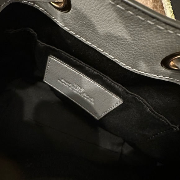 Marc Jacobs leather bucket bag - Picture 4 of 4